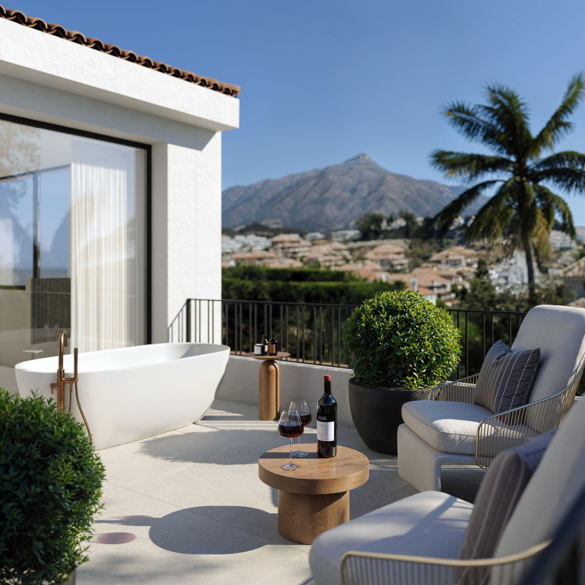 Villa for sale in Nueva Andalucía, Málaga, Spain