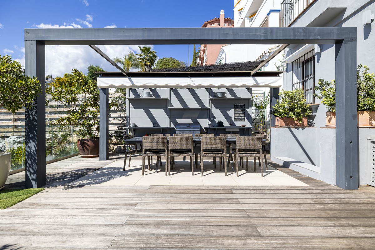 Town House for sale in Benahavis, Málaga, Spain