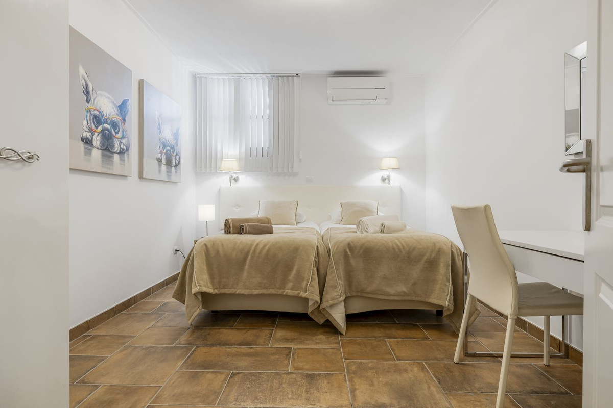 Town House for sale in Benahavis, Málaga, Spain