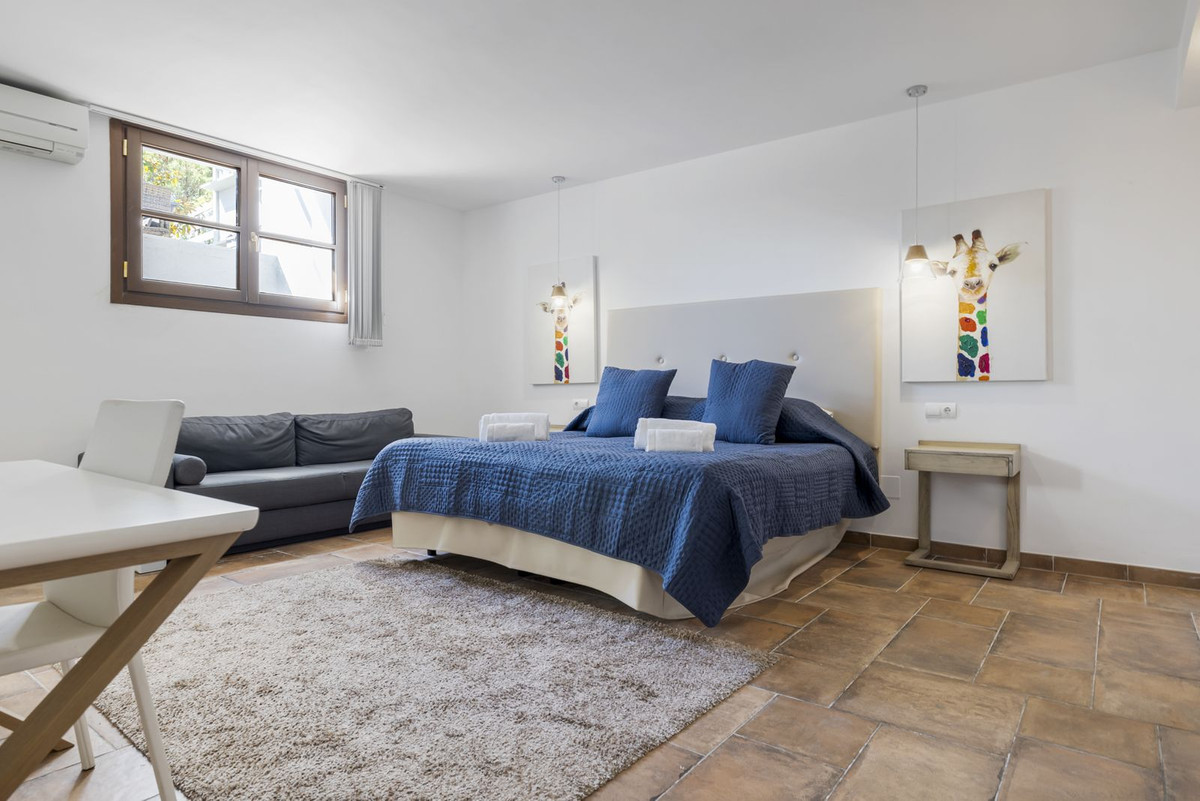 Town House for sale in Benahavis, Málaga, Spain