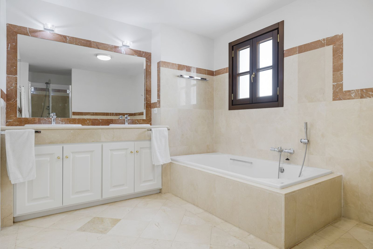 Town House for sale in Benahavis, Málaga, Spain