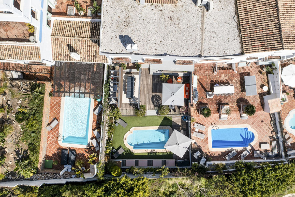 Town House for sale in Benahavis, Málaga, Spain