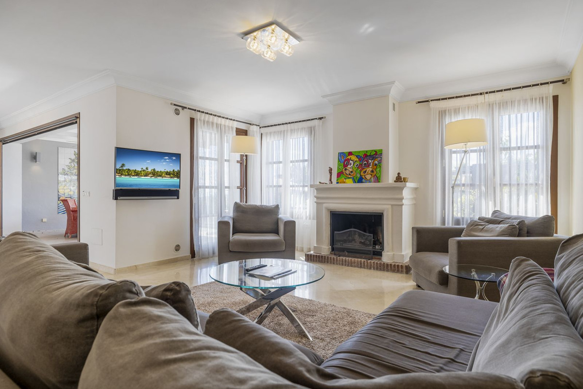 Town House for sale in Benahavis, Málaga, Spain