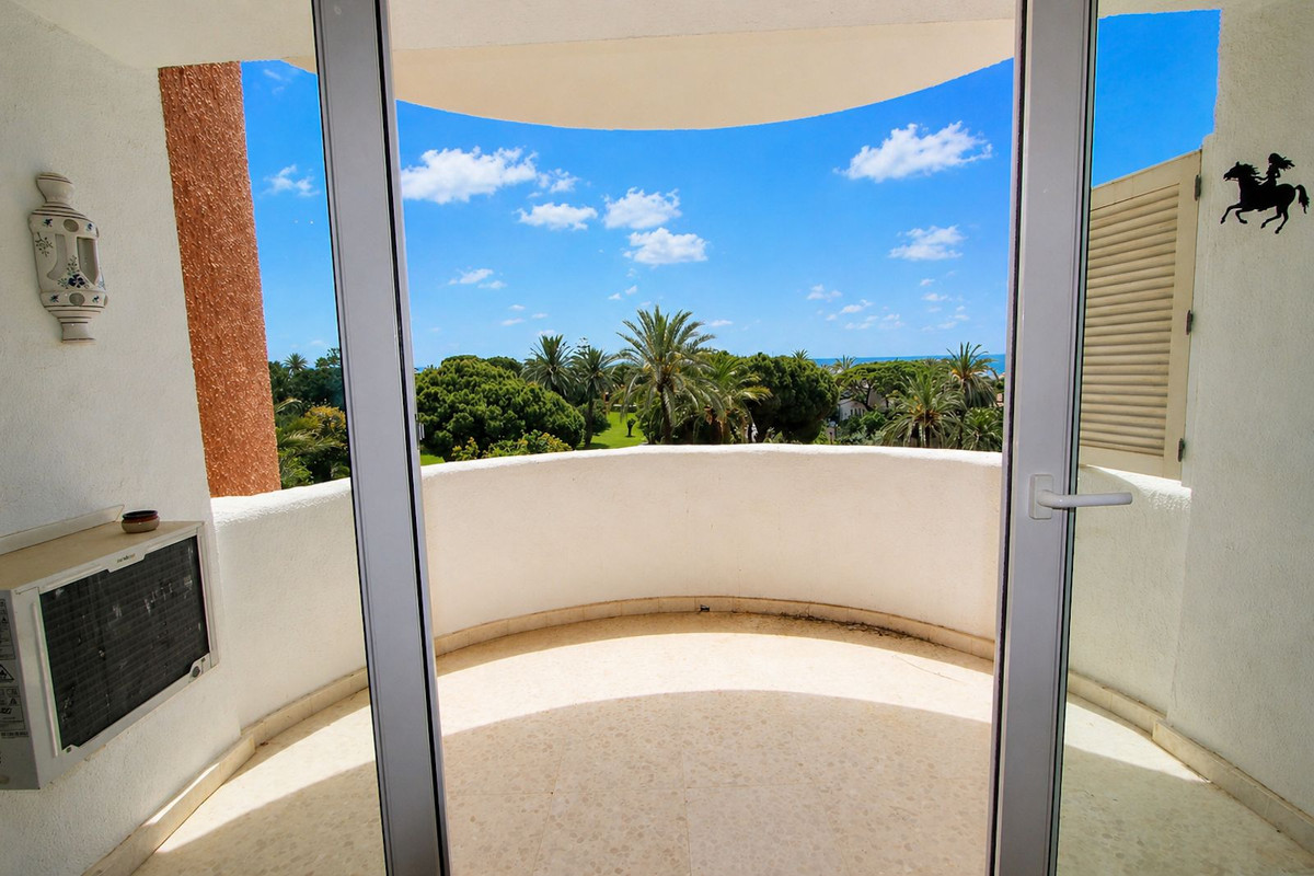 Apartment for sale in Marbesa, Málaga, Spain
