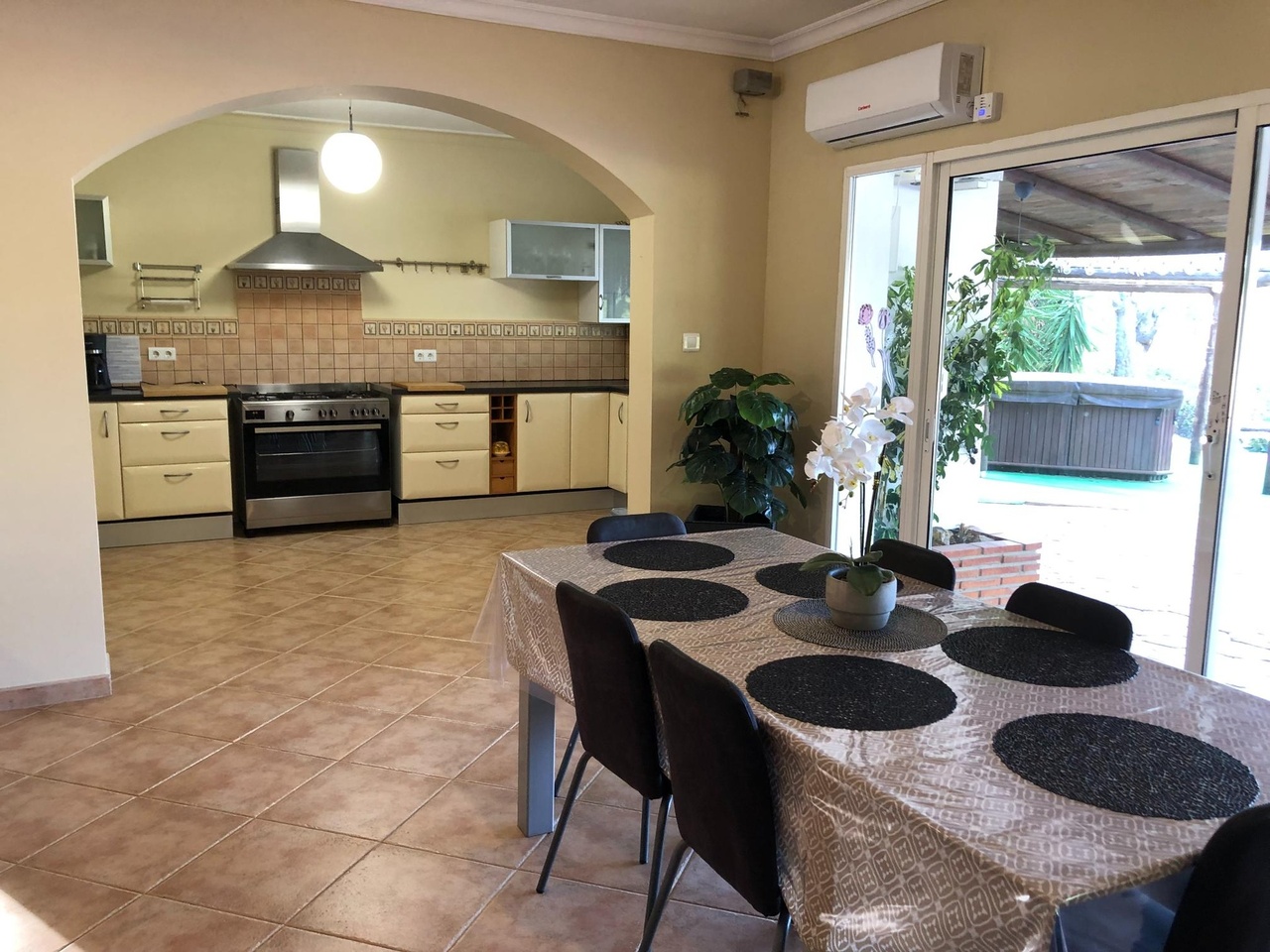Villa for sale in Valle De Abdalajis, Málaga, Spain