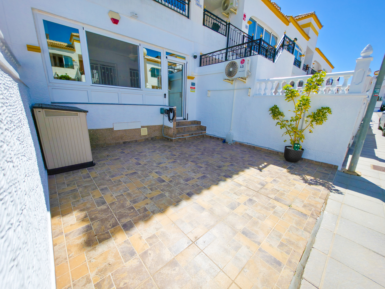 Apartment for sale in Vistabella Golf Entre Naranjos, Alicante, Spain