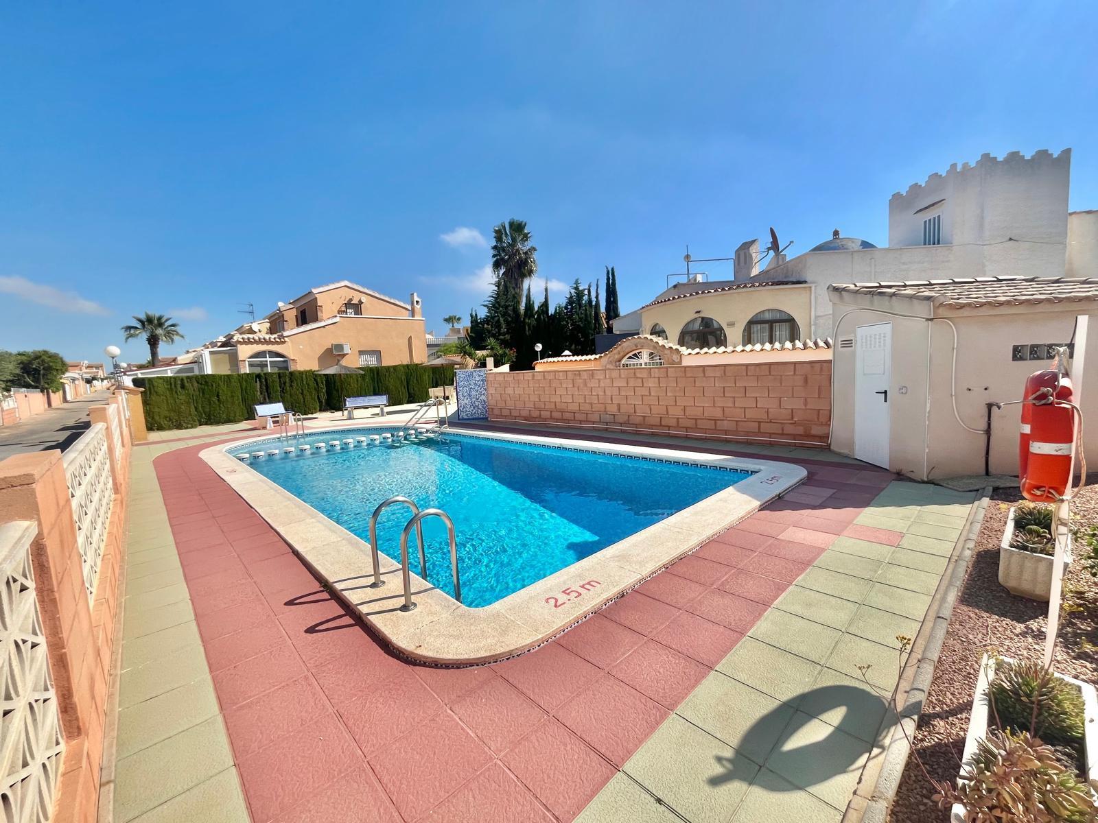 Villa en venta en Orihuela Costa