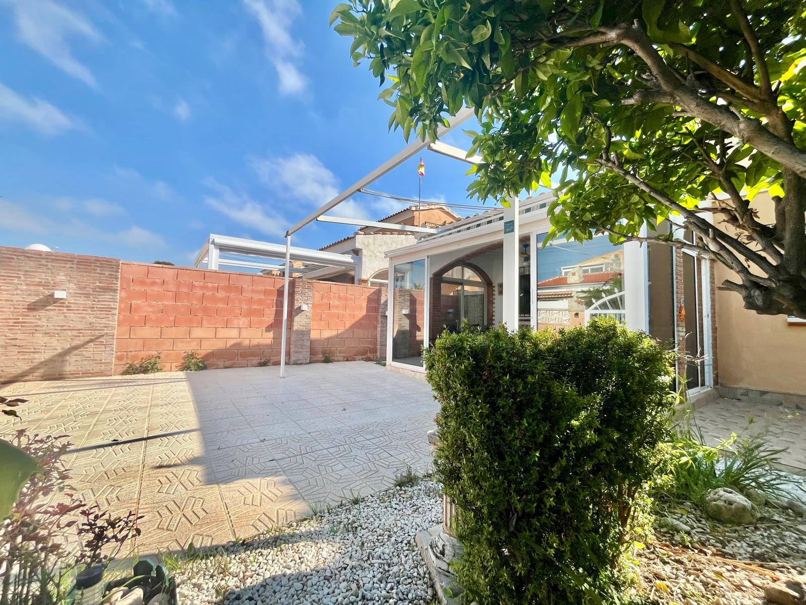 Villa en venta en Orihuela Costa