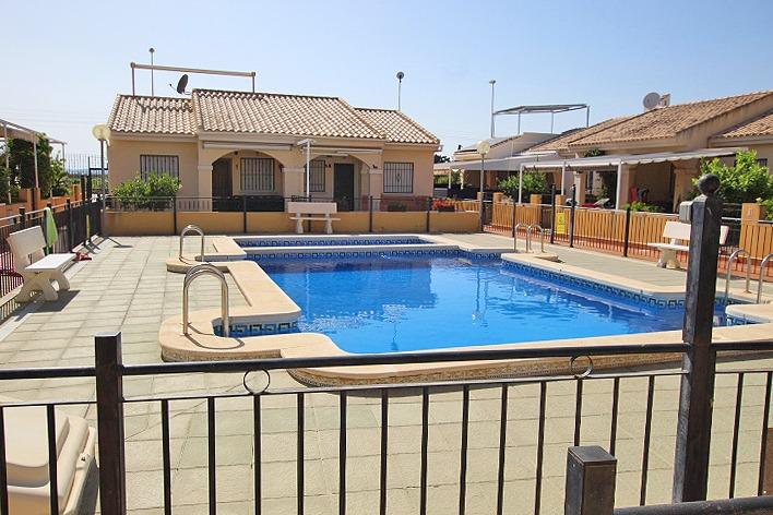 Bungalow for sale in Guardamar Del Segura, Alicante, Spain