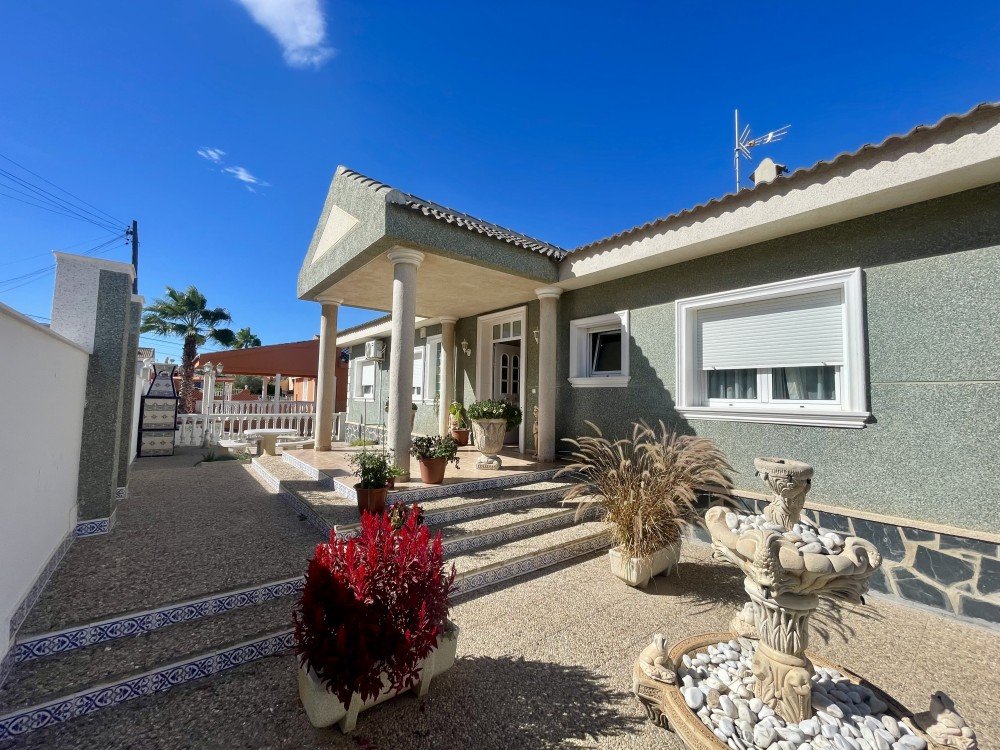 Villa for sale in Ciudad Quesada, Alicante, Spain
