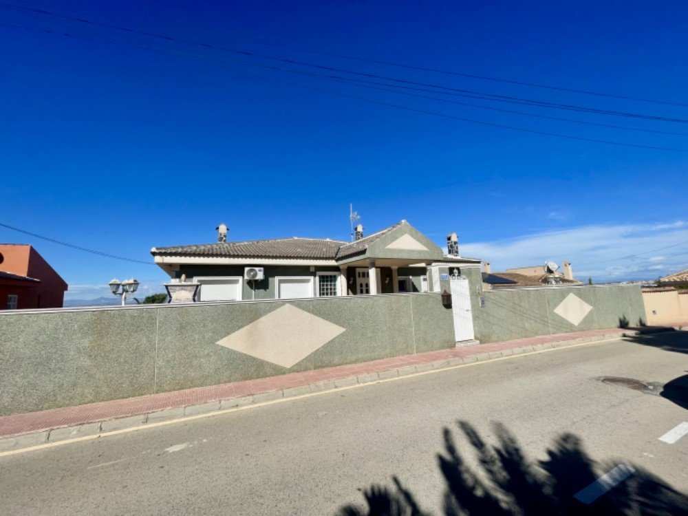 Villa for sale in Ciudad Quesada, Alicante, Spain