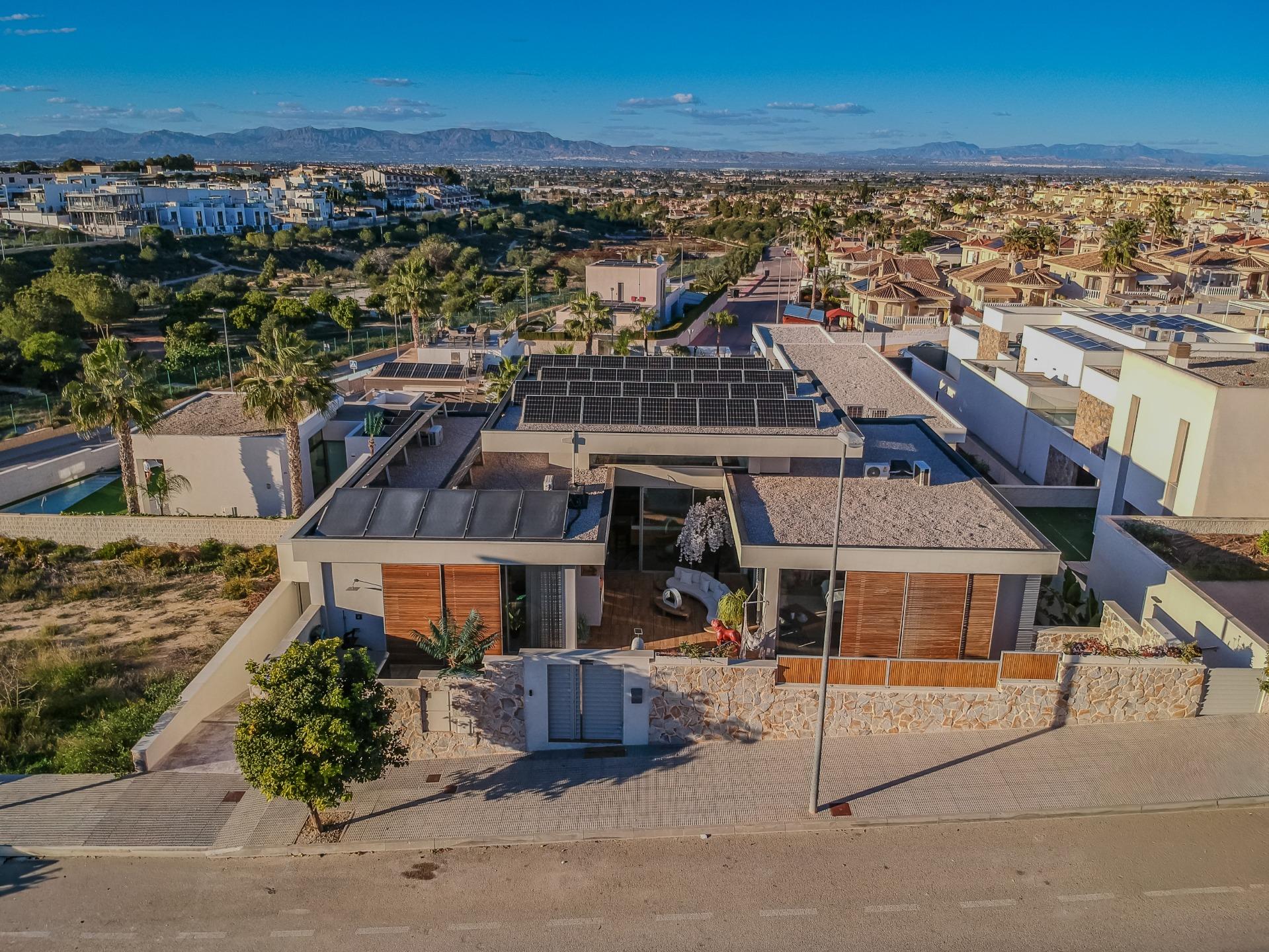 Villa for sale in Benijofar, Alicante, Spain