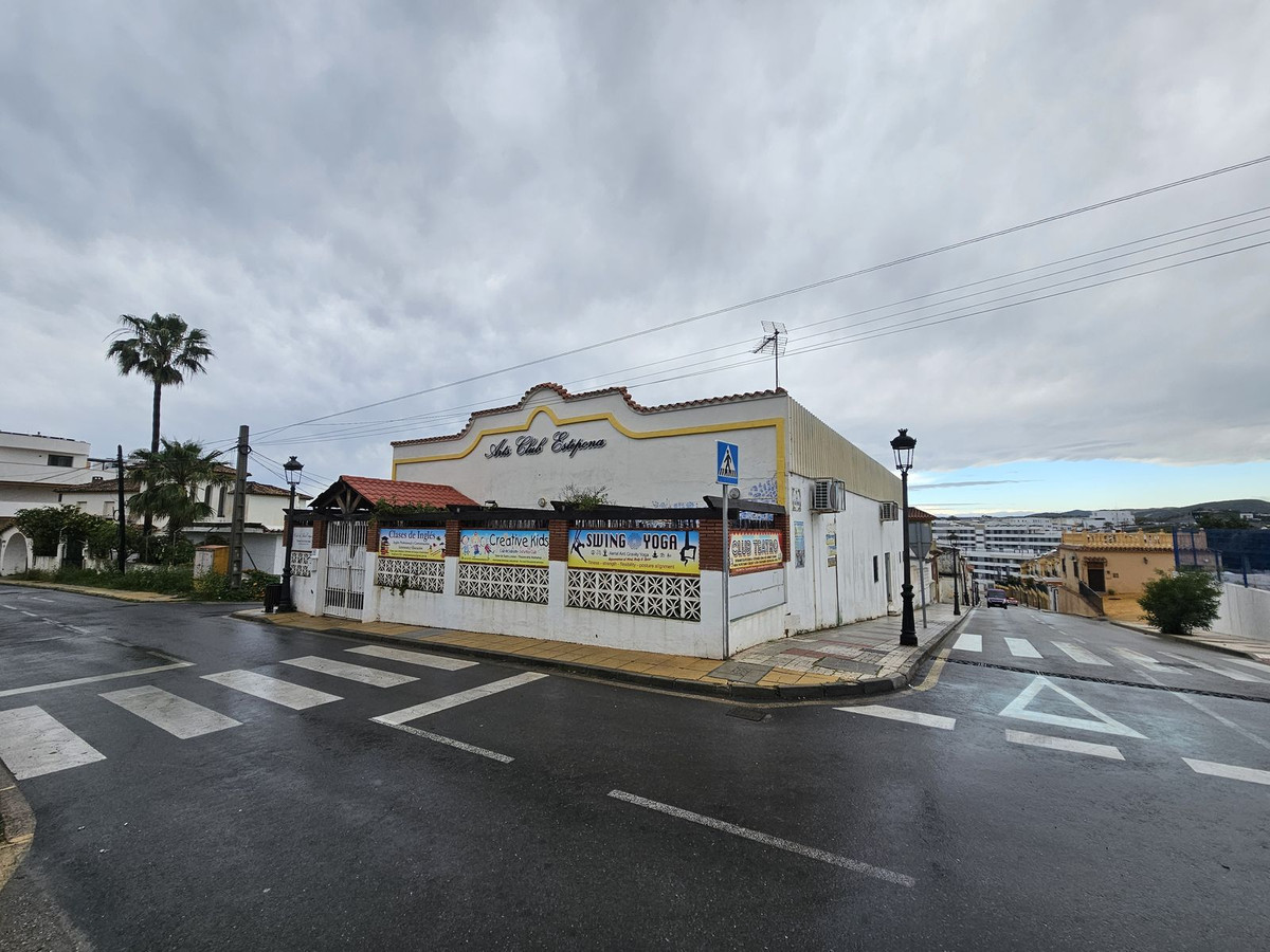 Commercial unit for sale in Estepona, Málaga, Spain