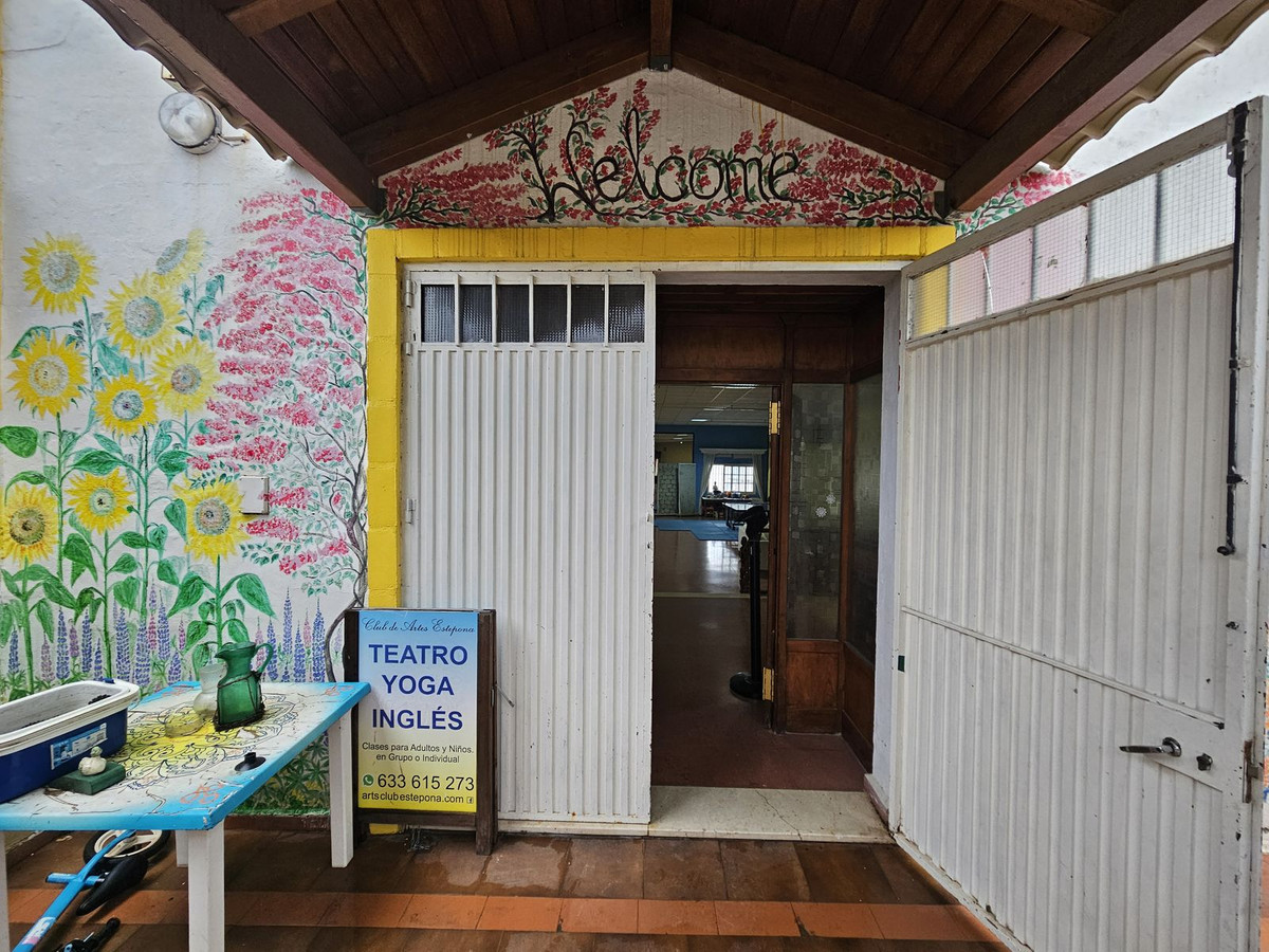 Commercial unit for sale in Estepona, Málaga, Spain
