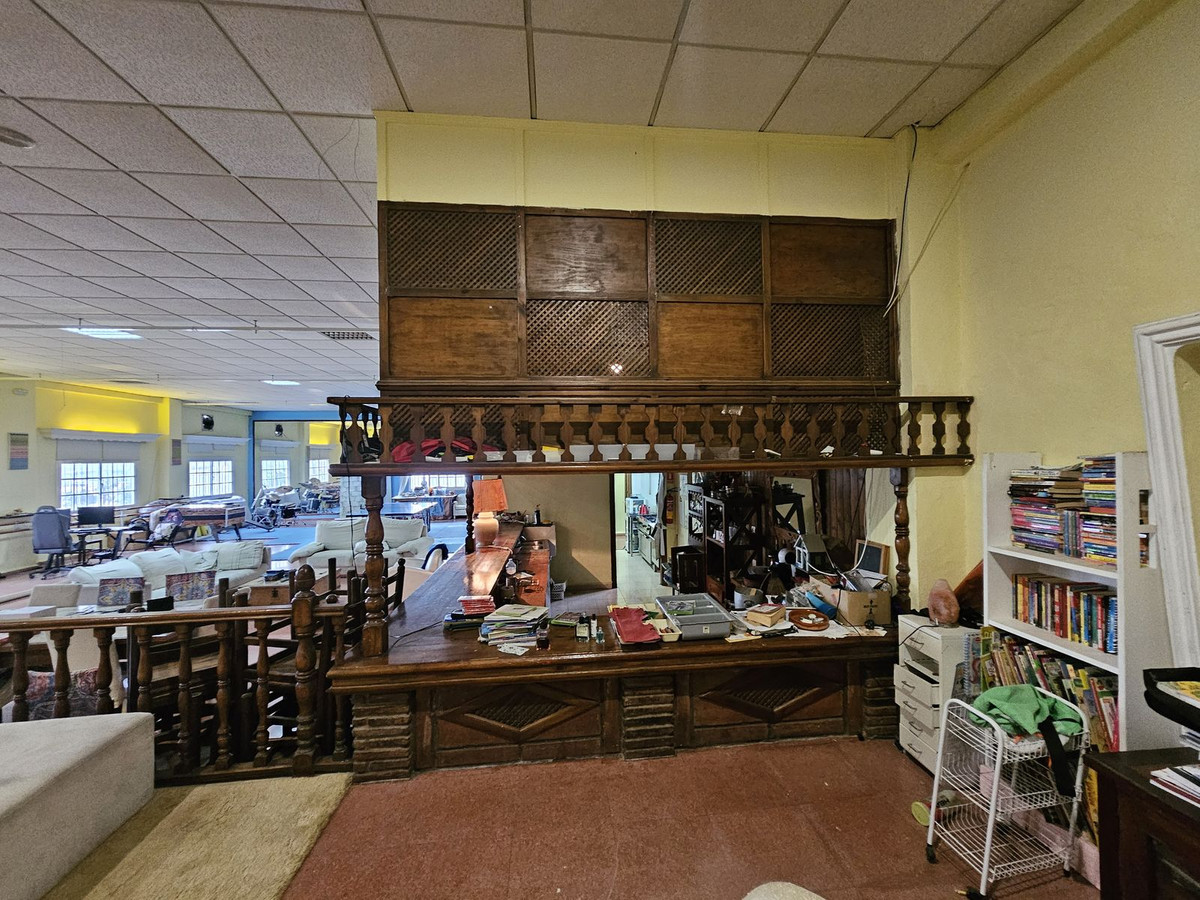 Commercial unit for sale in Estepona, Málaga, Spain