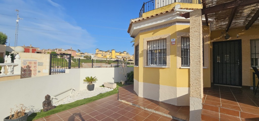 Villa for sale in Lo Crispin, Alicante, Spain