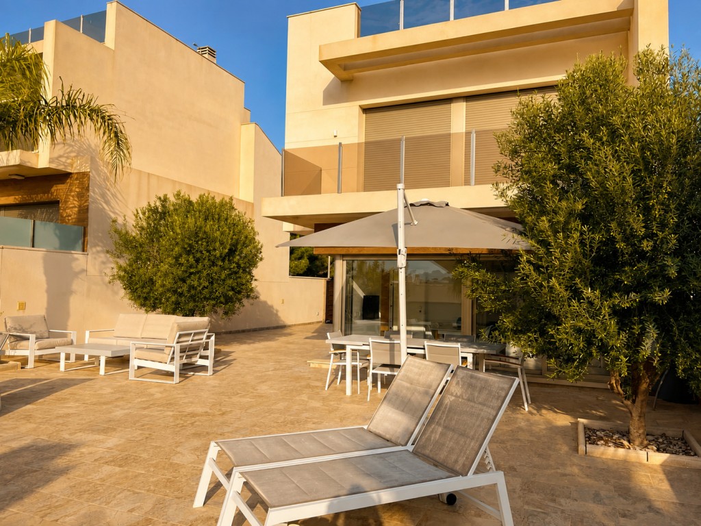 Villa for sale in San Miguel De Salinas, Alicante, Spain