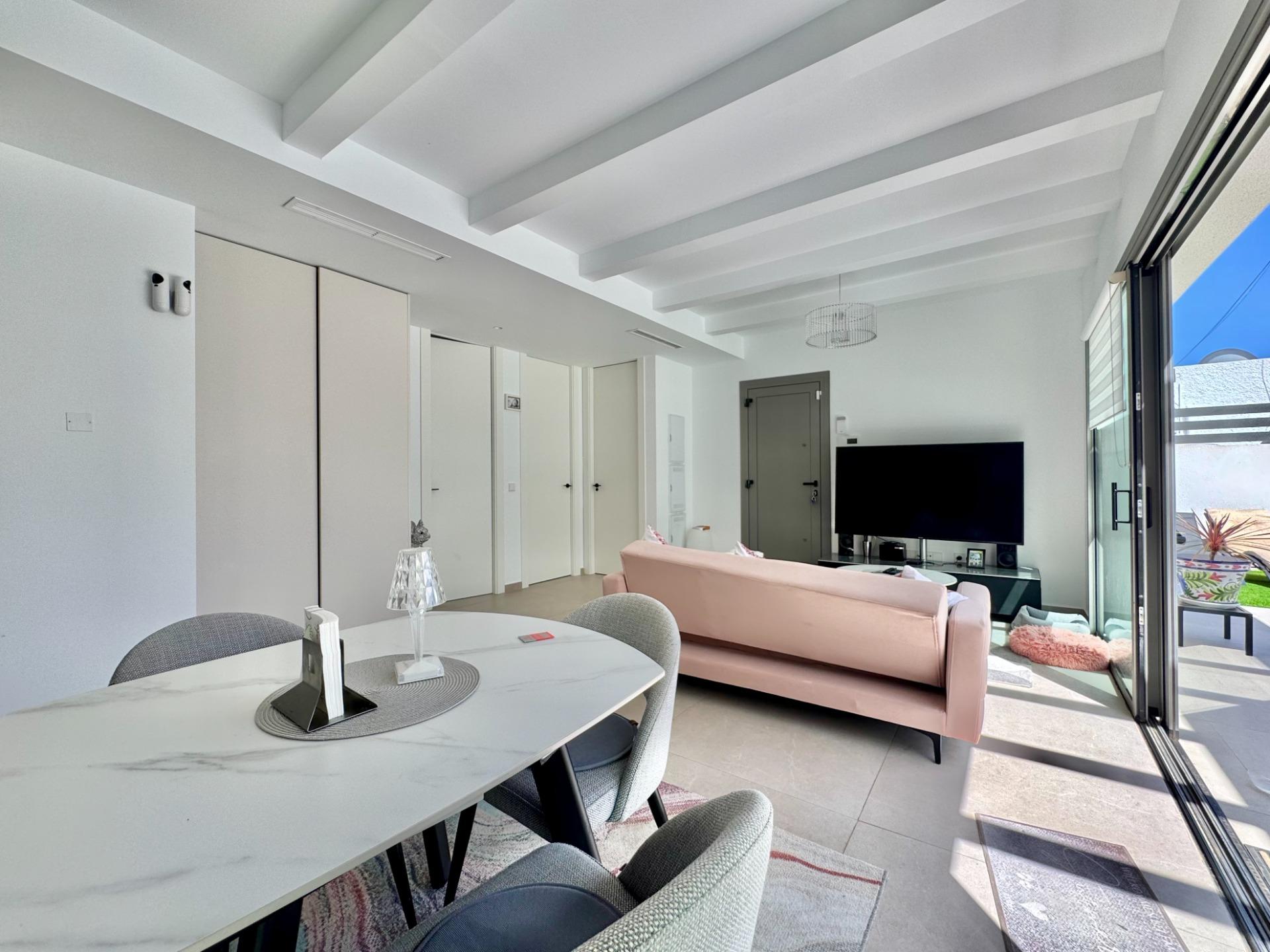 Villa en venta en San Miguel De Salinas