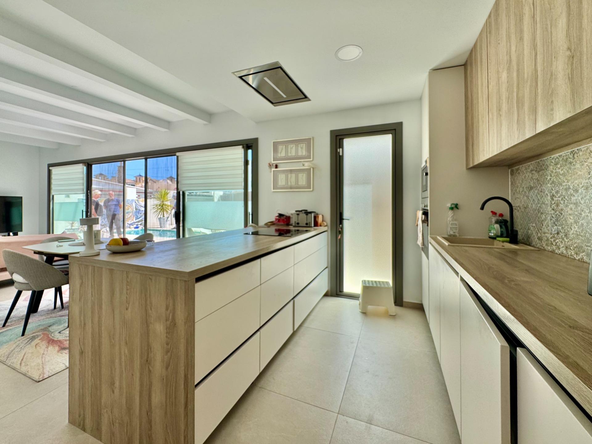 Villa en venta en San Miguel De Salinas