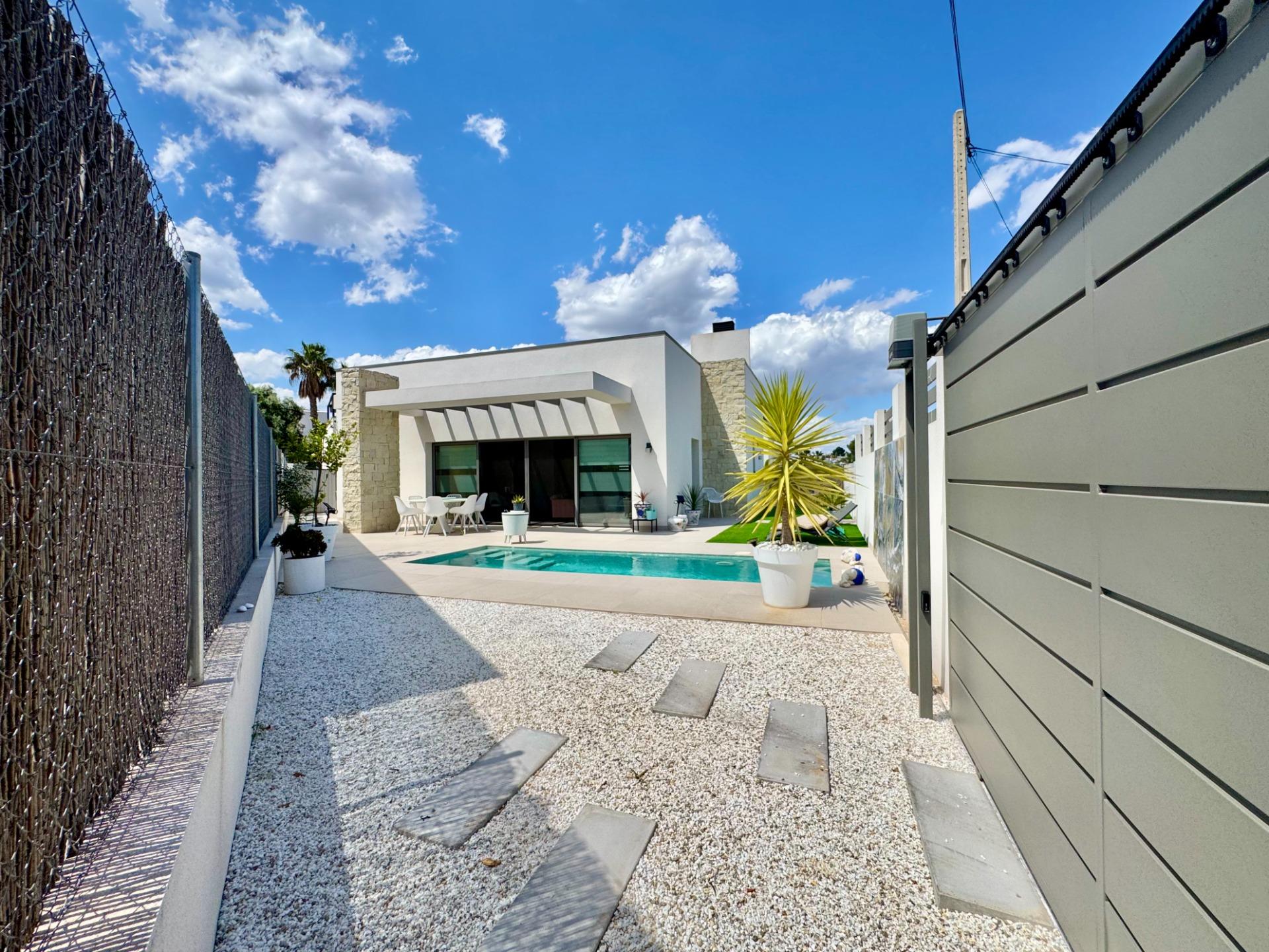 Villa en venta en San Miguel De Salinas