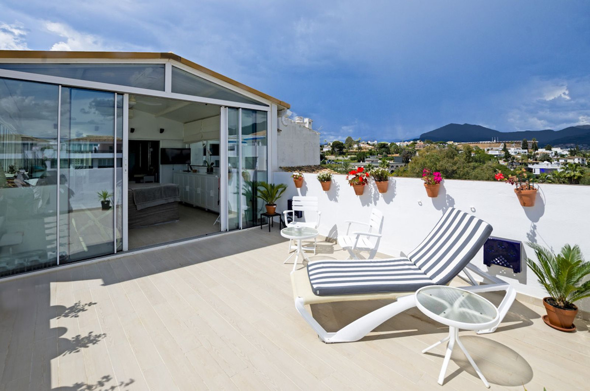 Penthouse for sale in Puerto Banus, Málaga, Spain