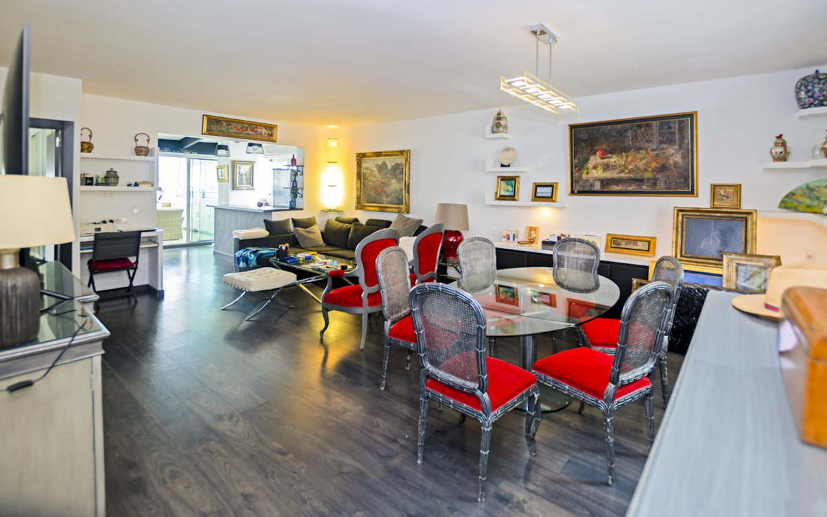 Penthouse for sale in Puerto Banus, Málaga, Spain