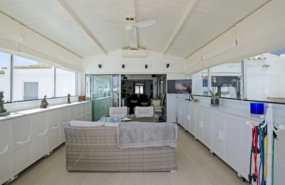 Penthouse for sale in Puerto Banus, Málaga, Spain