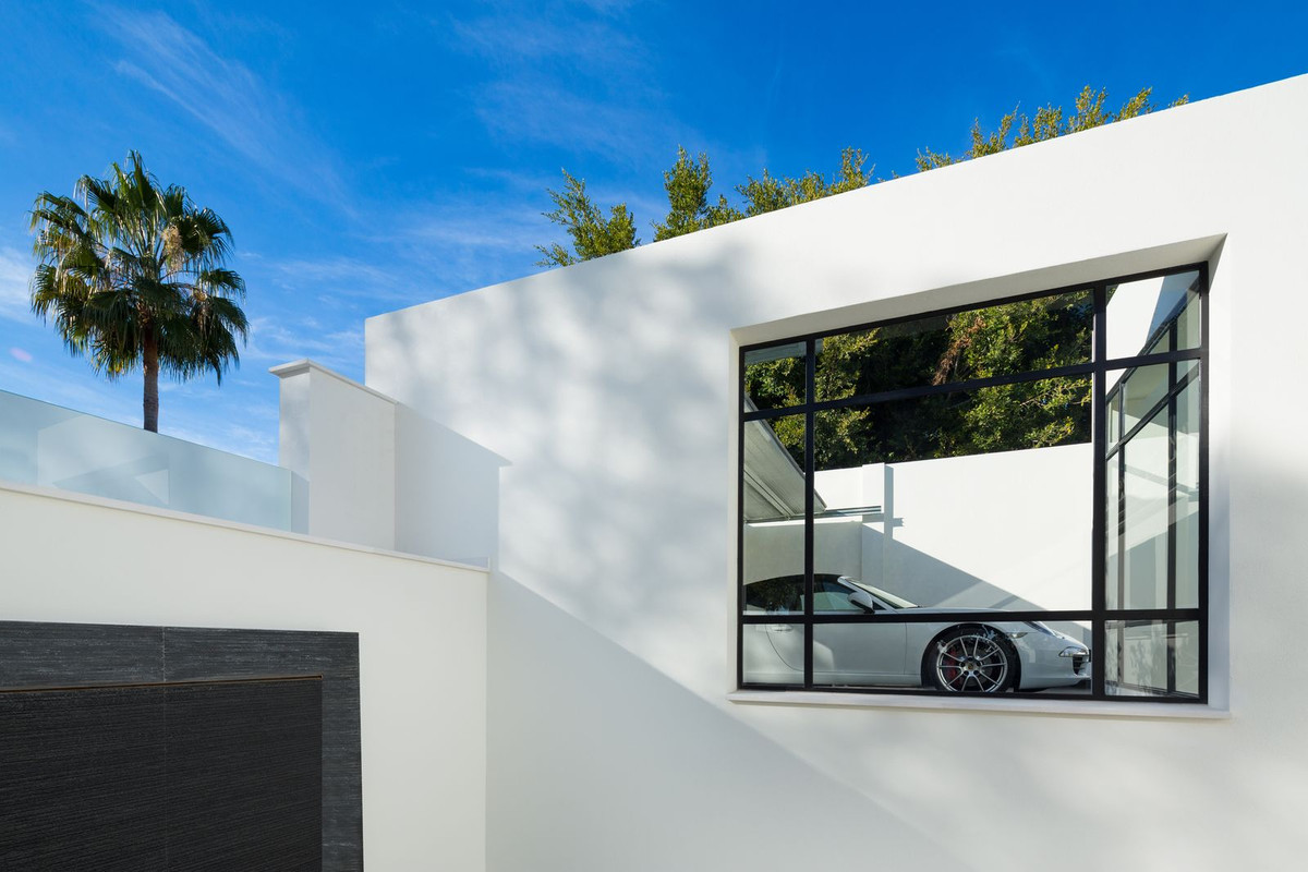 Villa for sale in Aloha, Málaga, Spain