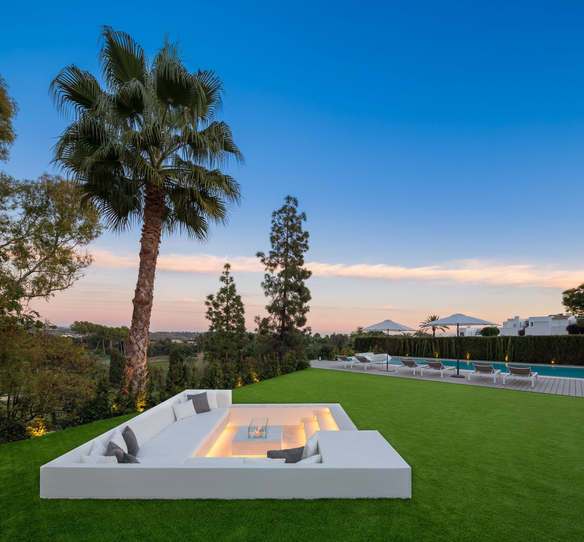 Villa for sale in Aloha, Málaga, Spain