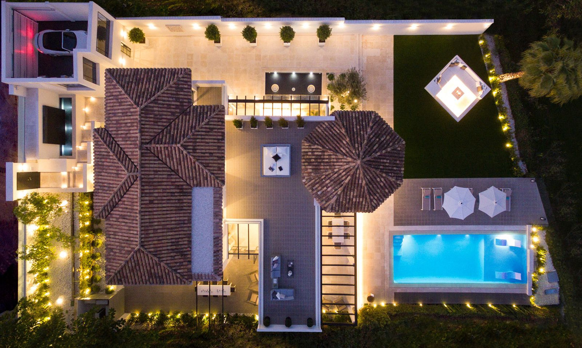 Villa for sale in Aloha, Málaga, Spain