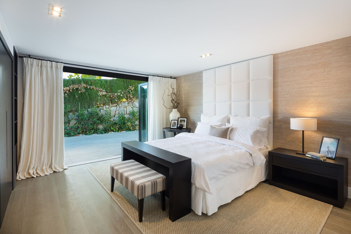 Villa for sale in Aloha, Málaga, Spain