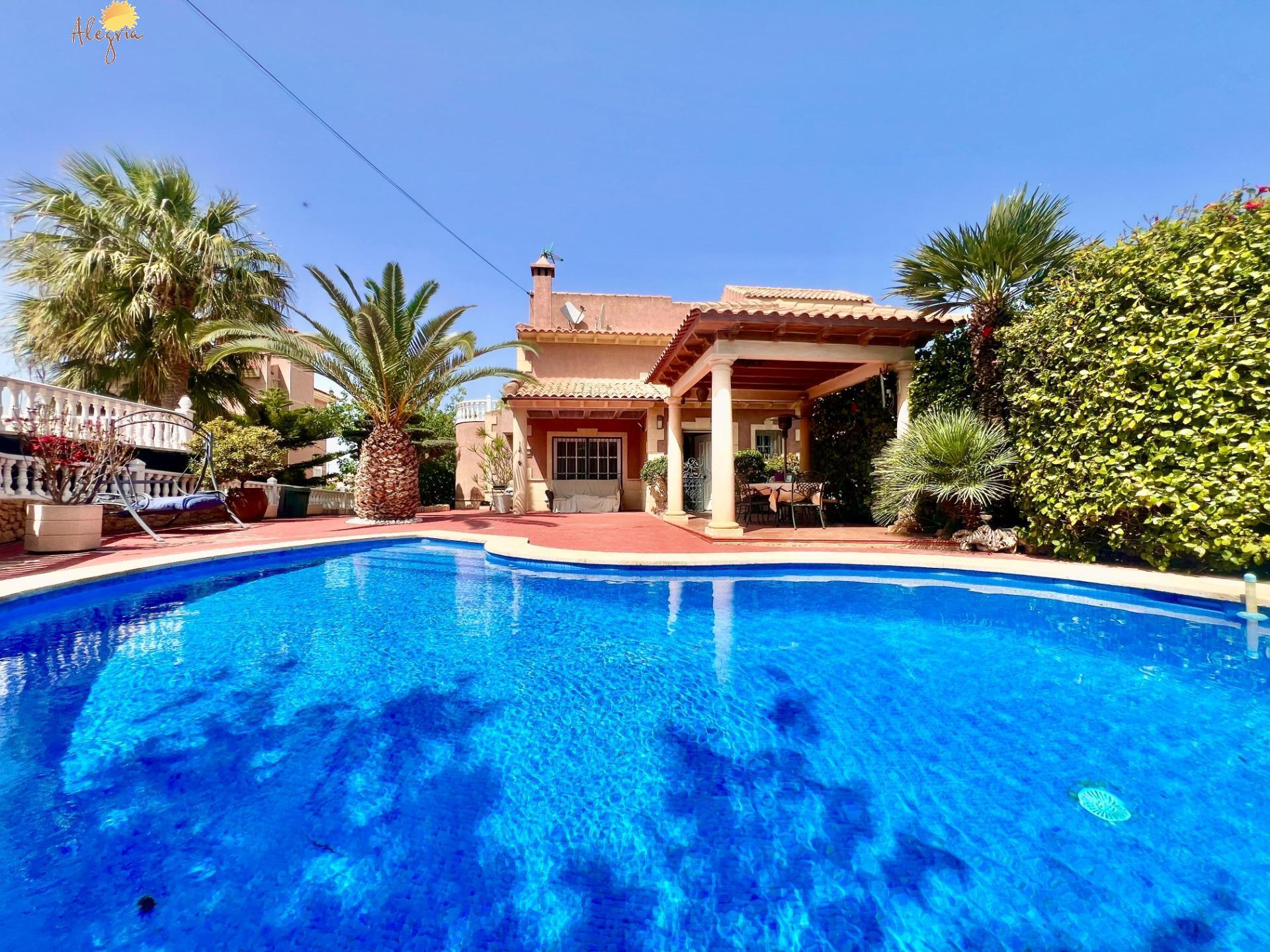 Villa en venta en Torrevieja