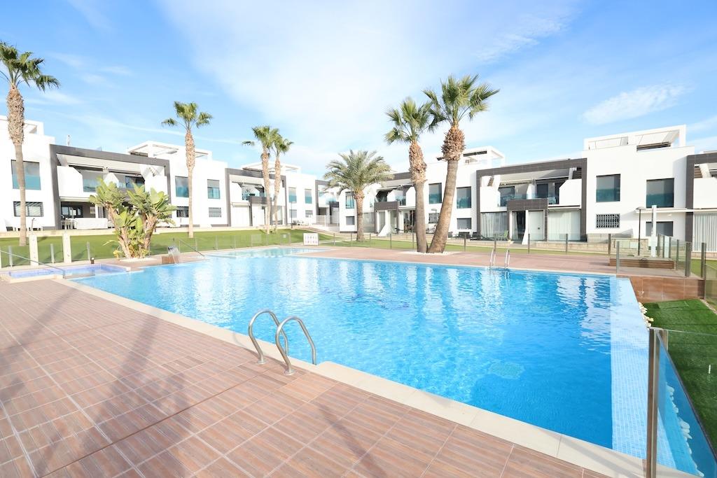 Bungalow for sale in Orihuela Costa, Alicante, Spain