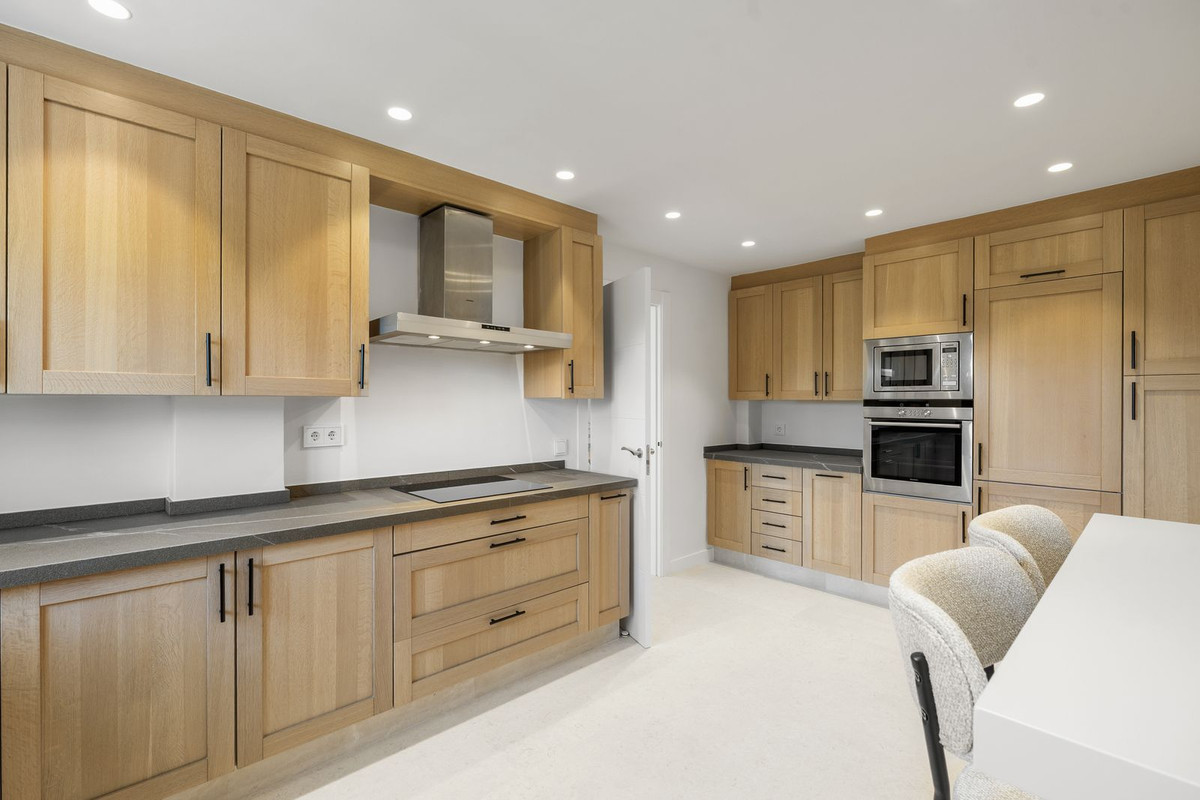 Town House for sale in Nueva Andalucía, Málaga, Spain