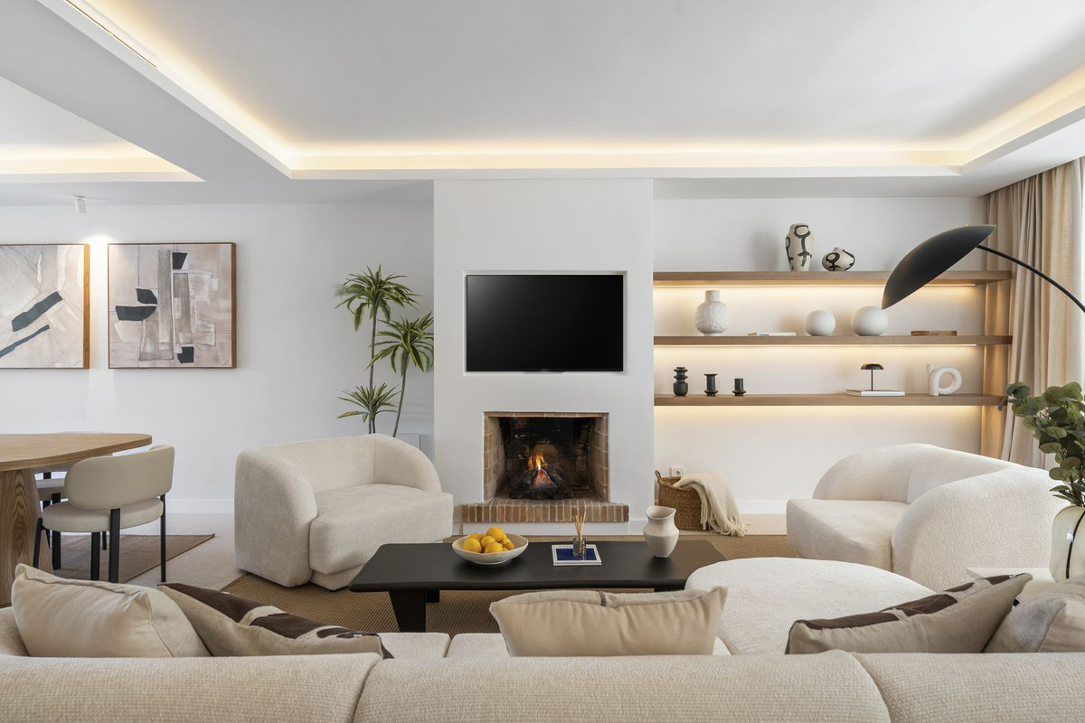 Town House for sale in Nueva Andalucía, Málaga, Spain