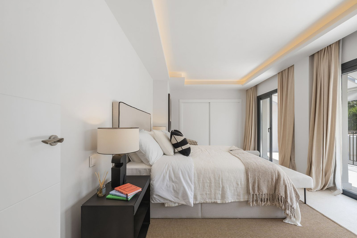 Town House for sale in Nueva Andalucía, Málaga, Spain