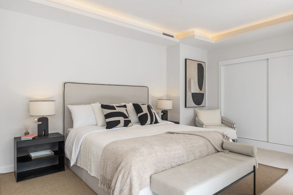 Town House for sale in Nueva Andalucía, Málaga, Spain