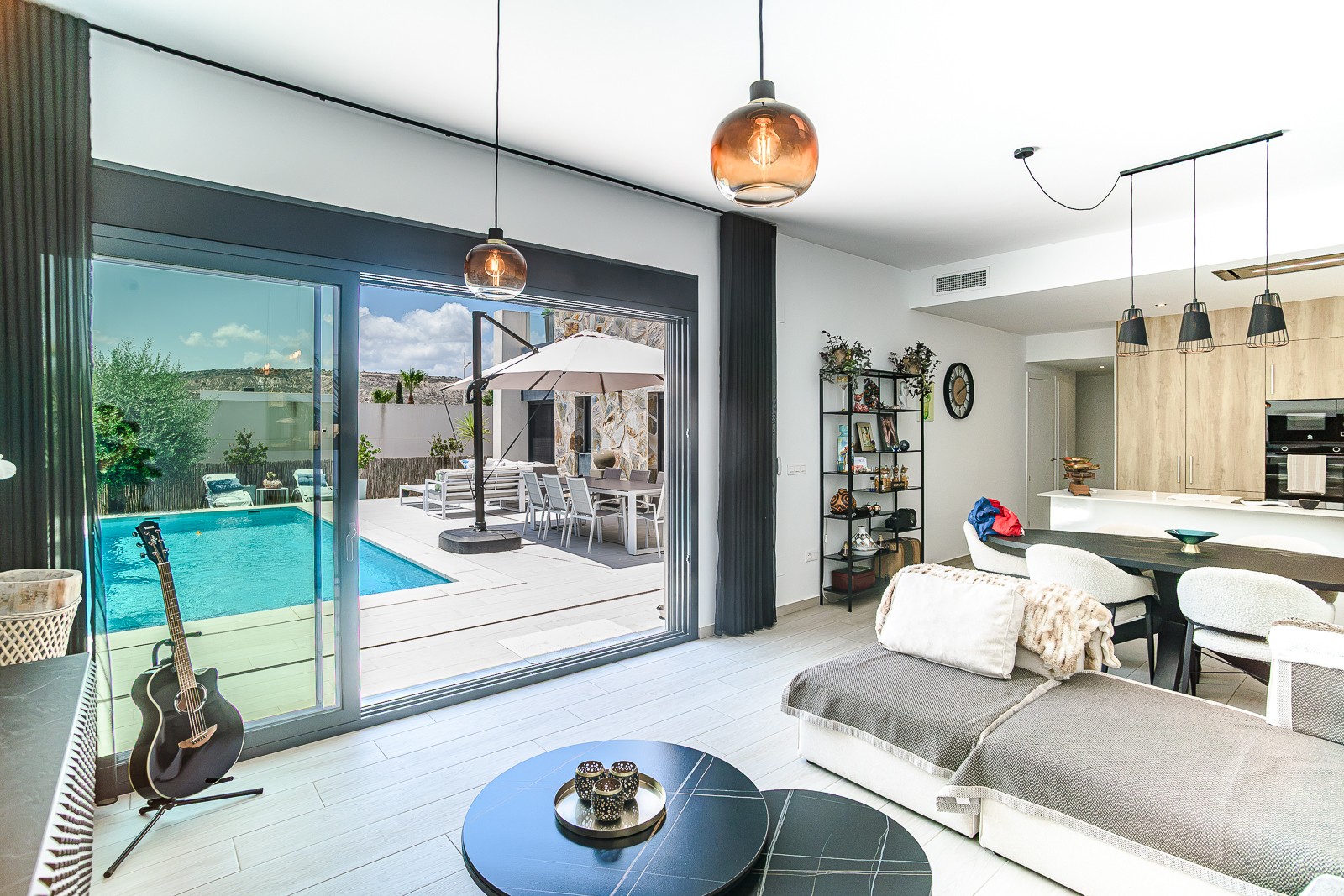 Villa en venta en Algorfa