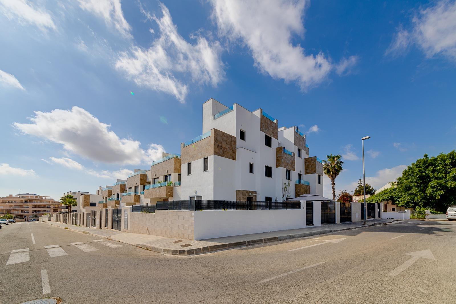 Town House for sale in Villamartin, Alicante, Spain