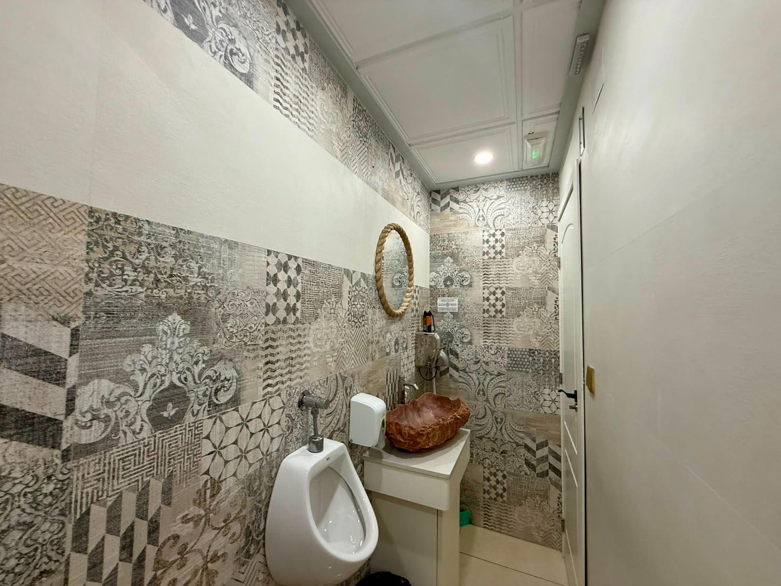 Commercial unit for sale in Guardamar Del Segura, Alicante, Spain