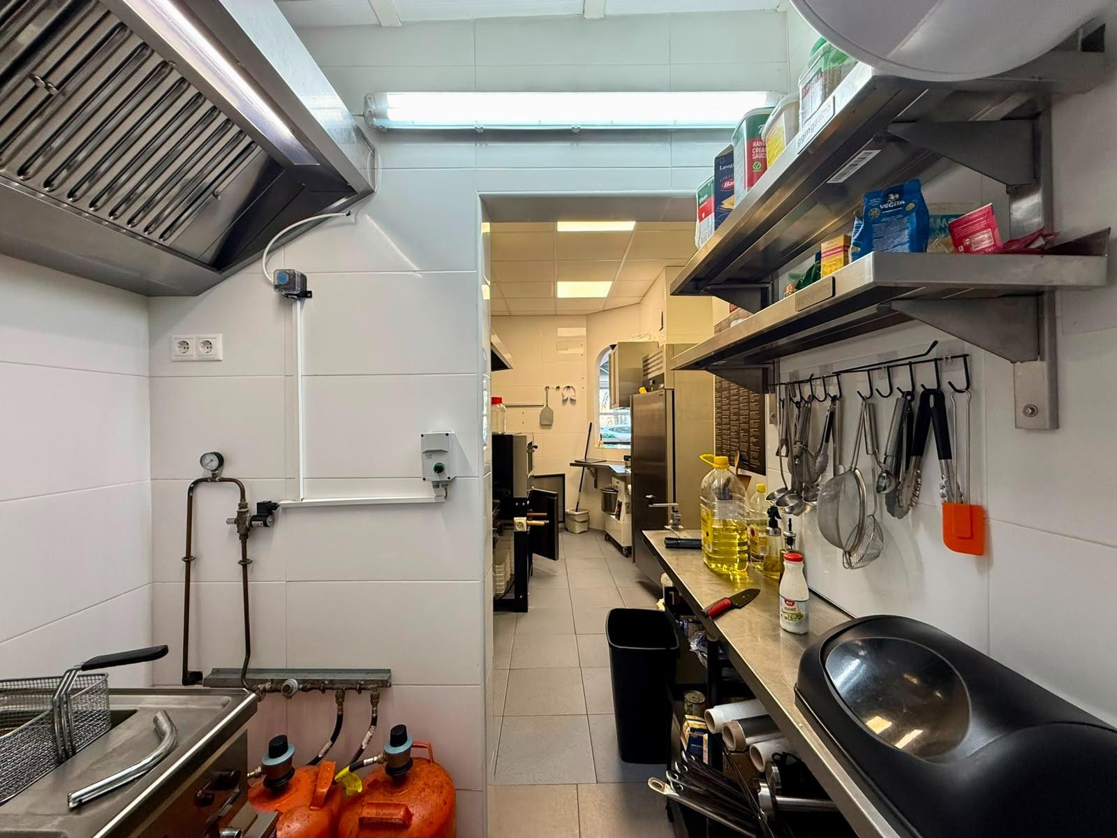 Commercial unit for sale in Guardamar Del Segura, Alicante, Spain