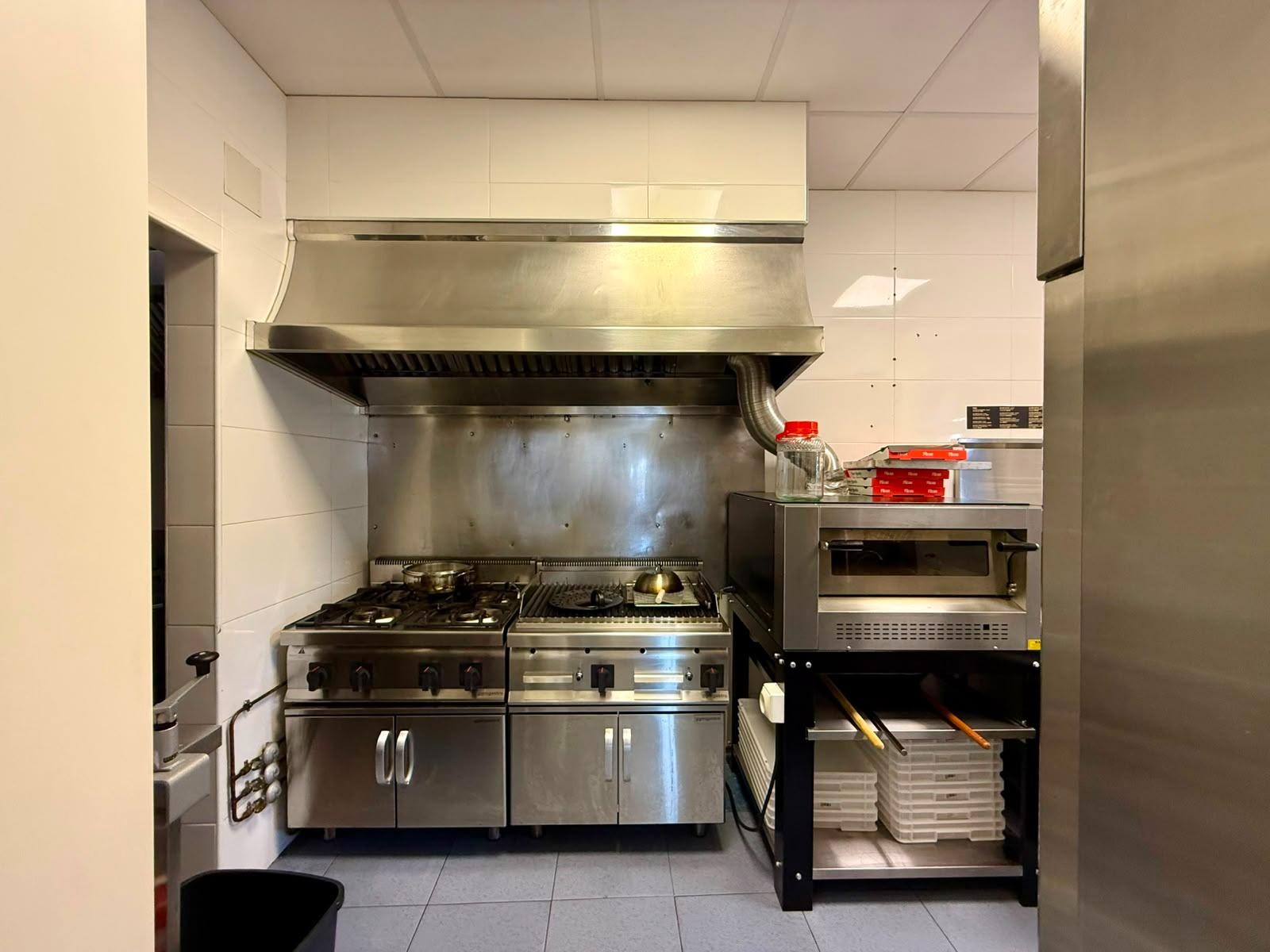 Commercial unit for sale in Guardamar Del Segura, Alicante, Spain