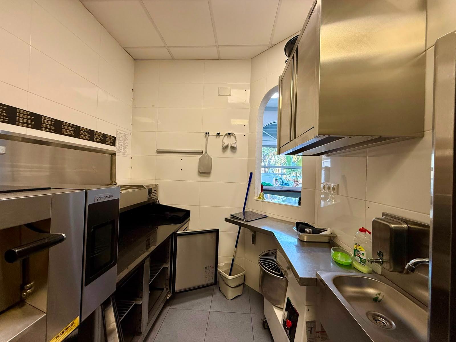Commercial unit for sale in Guardamar Del Segura, Alicante, Spain