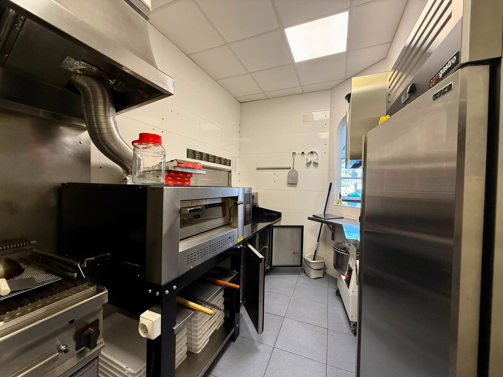 Commercial unit for sale in Guardamar Del Segura, Alicante, Spain