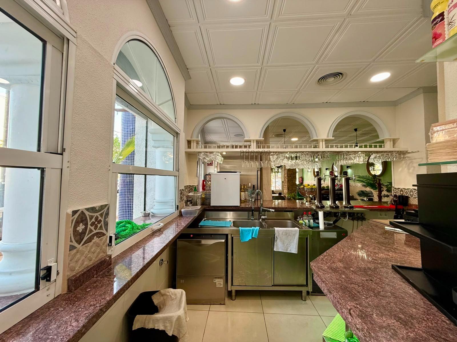 Commercial unit for sale in Guardamar Del Segura, Alicante, Spain