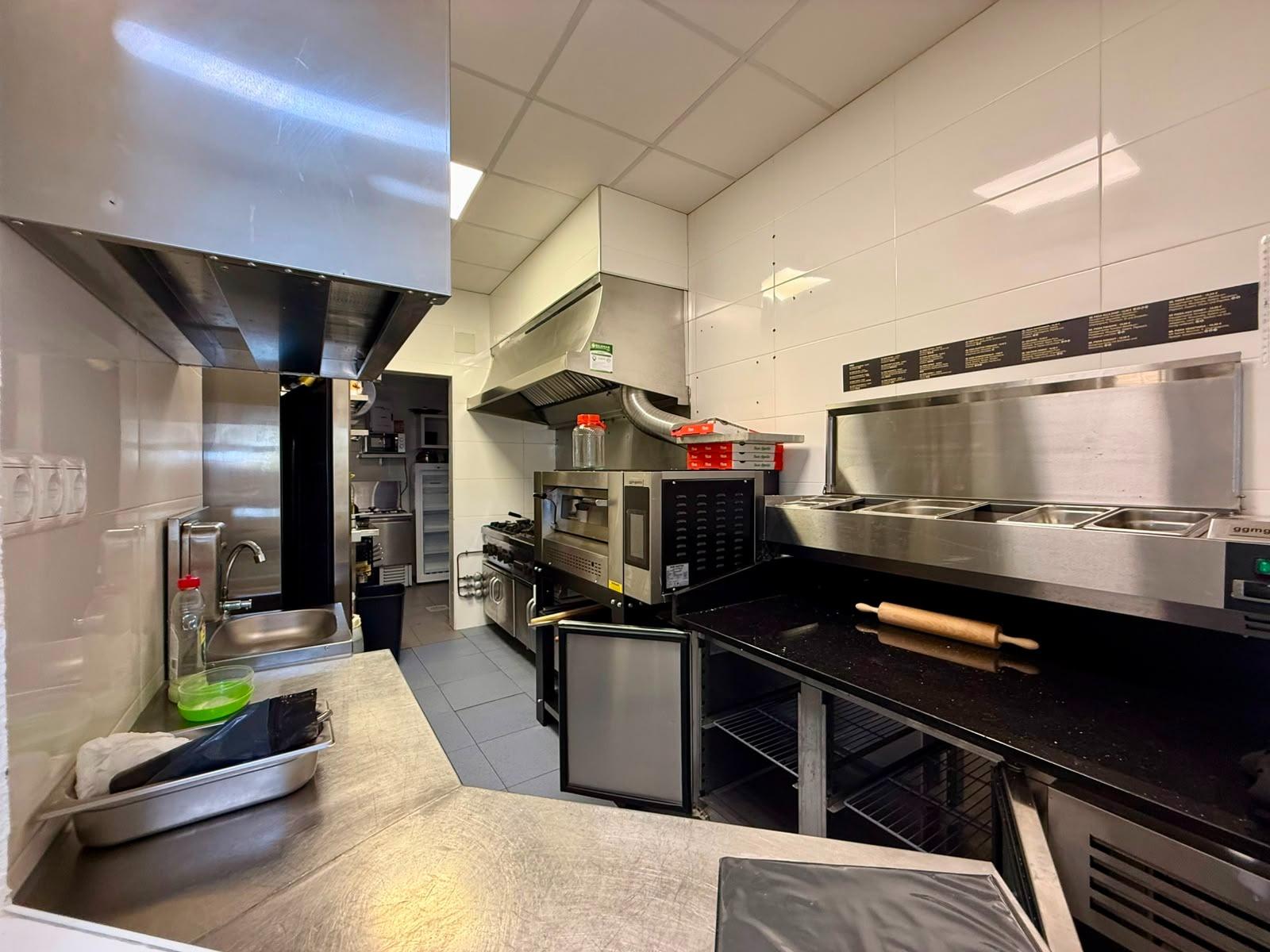 Commercial unit for sale in Guardamar Del Segura, Alicante, Spain