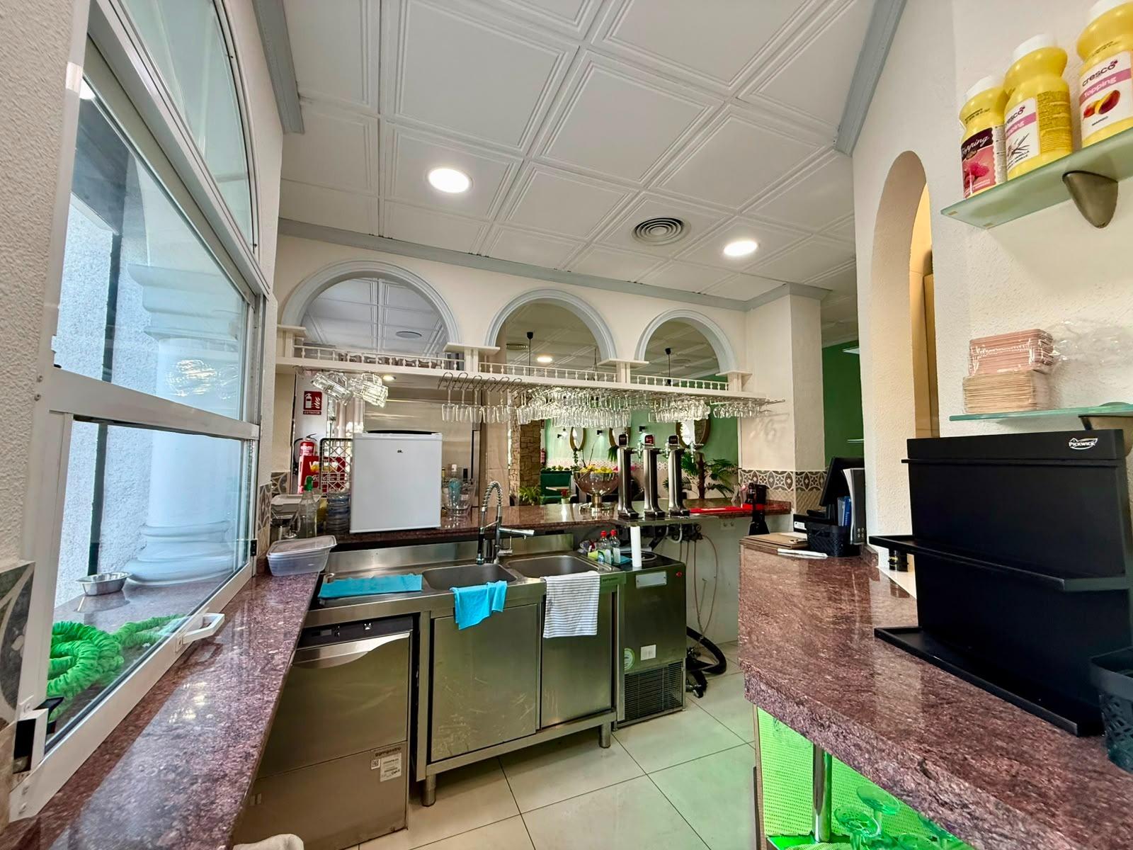 Commercial unit for sale in Guardamar Del Segura, Alicante, Spain