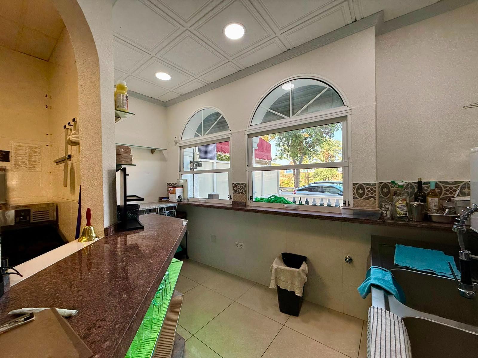 Commercial unit for sale in Guardamar Del Segura, Alicante, Spain