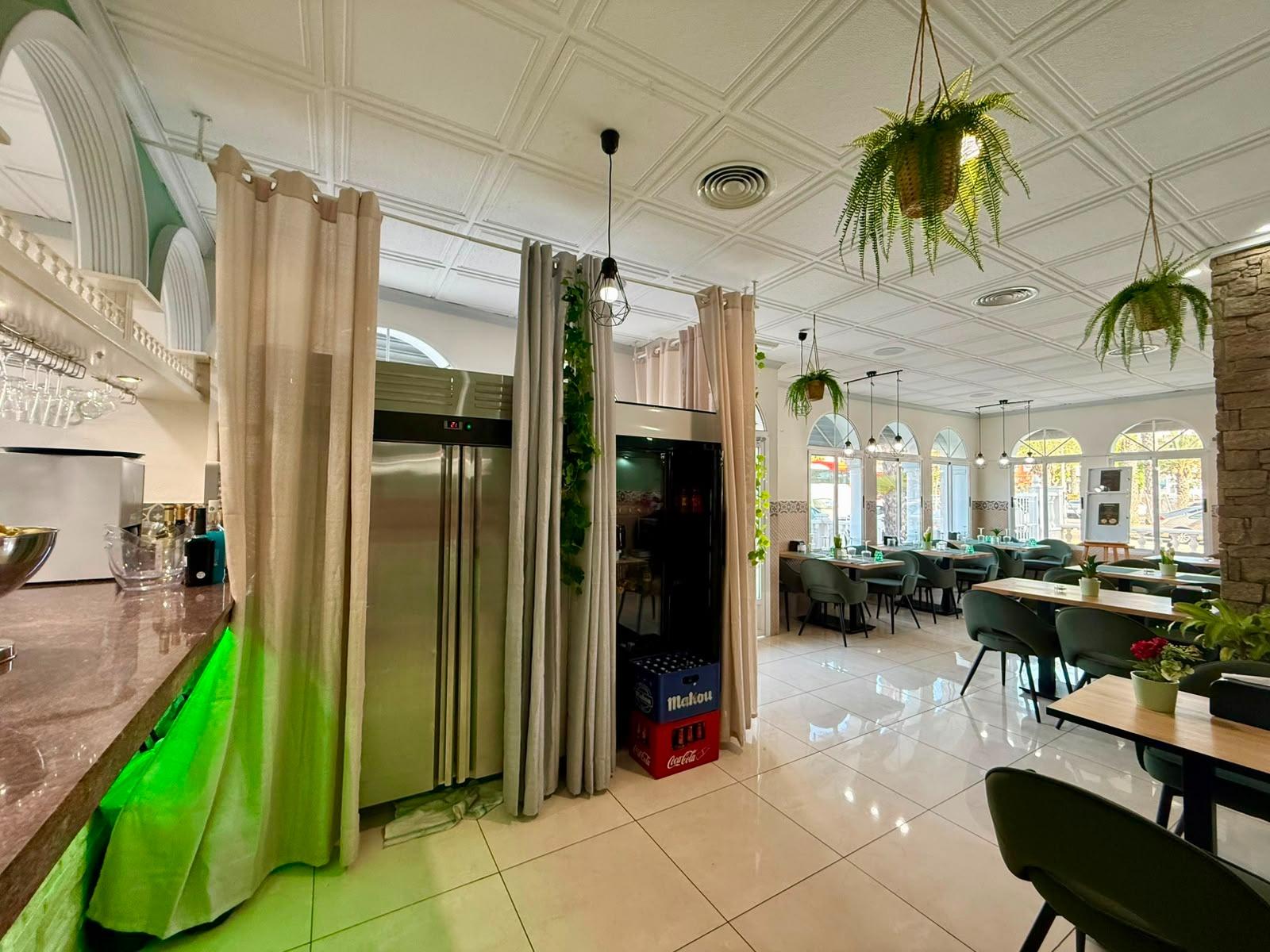 Commercial unit for sale in Guardamar Del Segura, Alicante, Spain