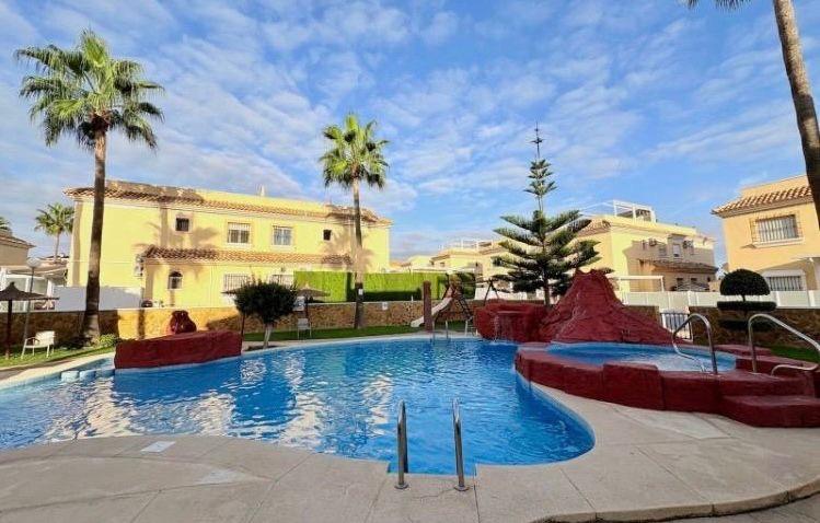 Bungalow for sale in Orihuela Costa, Alicante, Spain